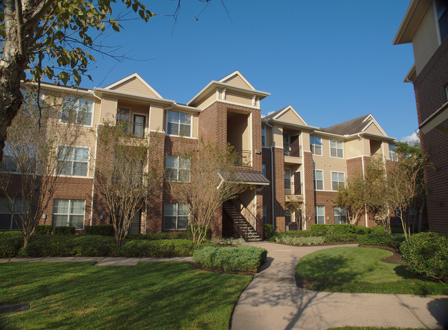 Madison on the Meadows - Stafford, TX | Apartment Finder