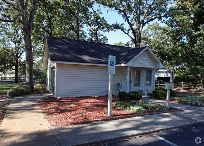Union Station Wingate, NC Apartment Finder