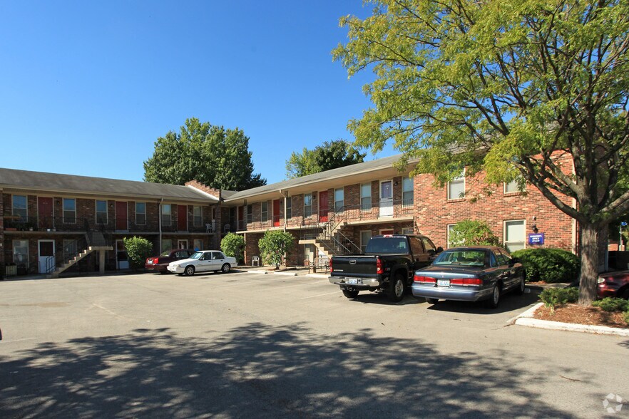 The Flintlock Arms Apartment Community Louisville Ky Primary Photo The Flintlock Arms Apartment Community