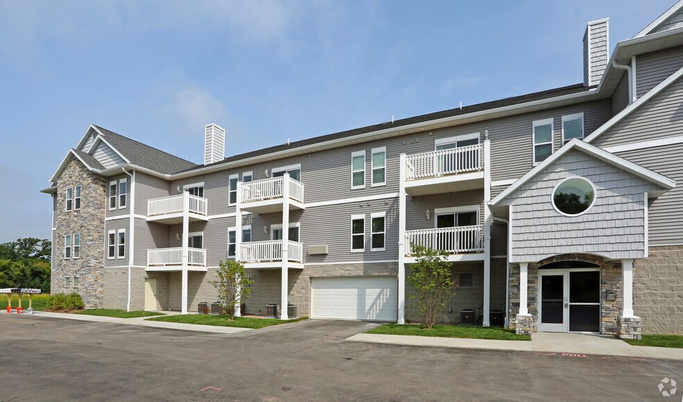 Fox River Preserve Waukesha, WI Apartment Finder