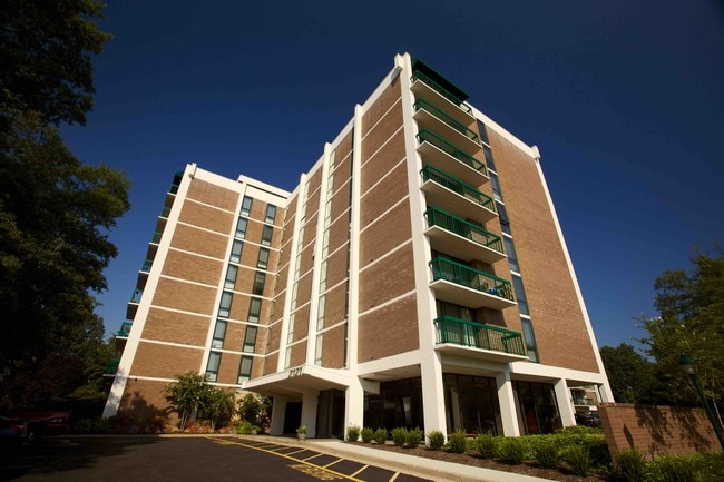 2121 Columbia Pike Apartments Arlington, VA Apartment