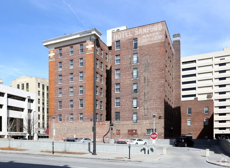 City Pointe Omaha, NE Apartment Finder