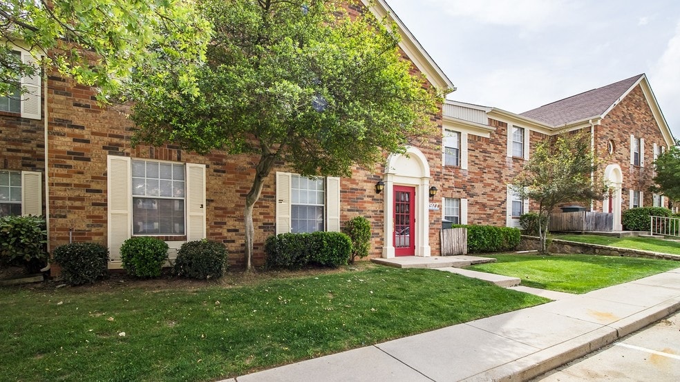 WatersEdge Apartments Denton, TX Apartment Finder