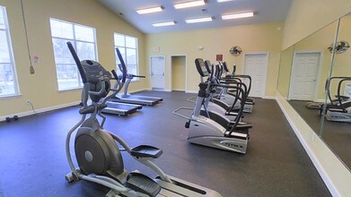 Twin Oaks At Southwood Tee Fl Apartment Finder Fitness Center Twin Oaks At Southwood