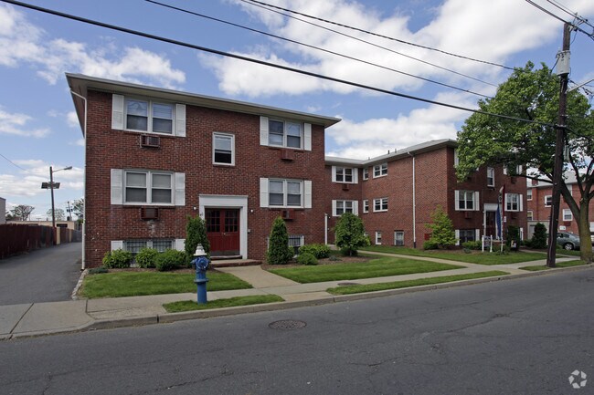 Colonial Village - Irvington, NJ | Apartment Finder