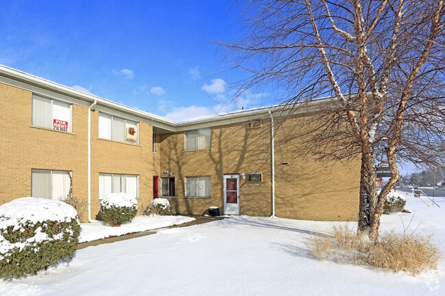 Imperial Gardens Apartments - New Baltimore, MI | Apartment Finder