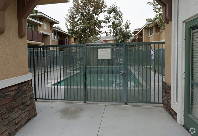 Sunrise Terrace Hesperia, CA Apartment Finder