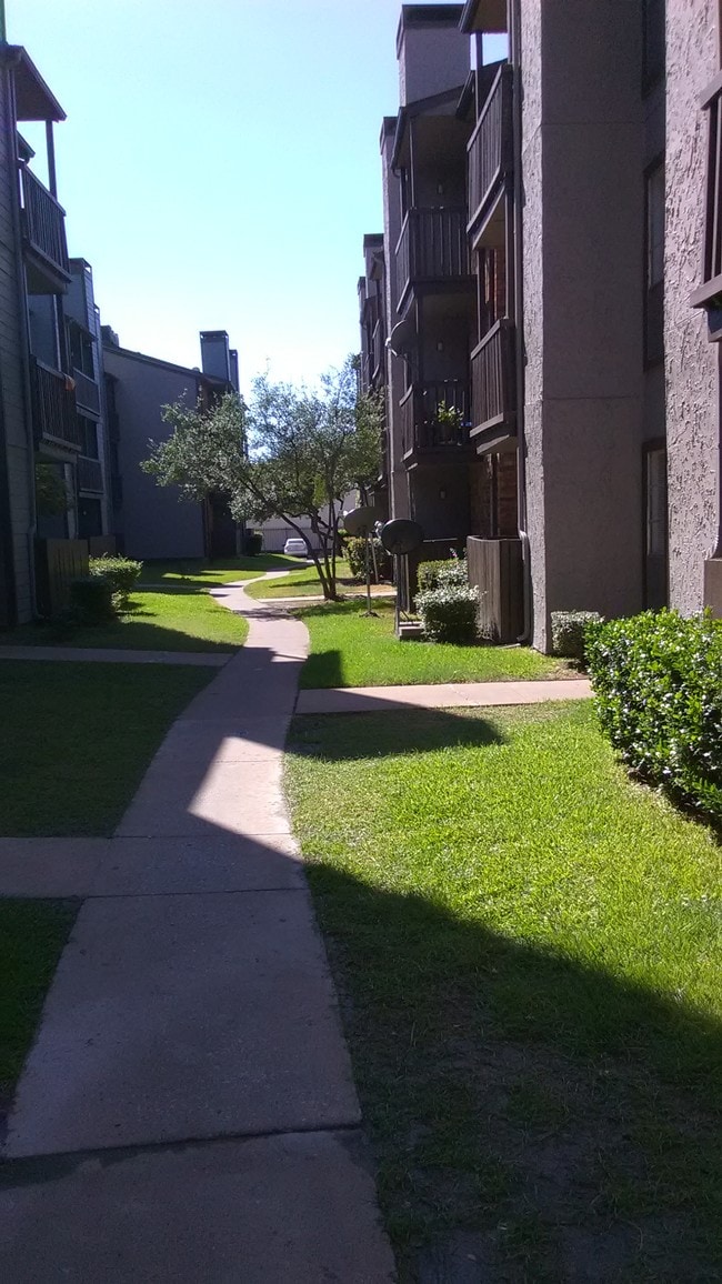 Chapel Oaks Apartments Dallas, TX Apartment Finder