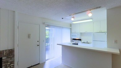 Ocean Club Redondo Beach Ca Apartment Finder Studio 1ba 610 Sf Ocean Club