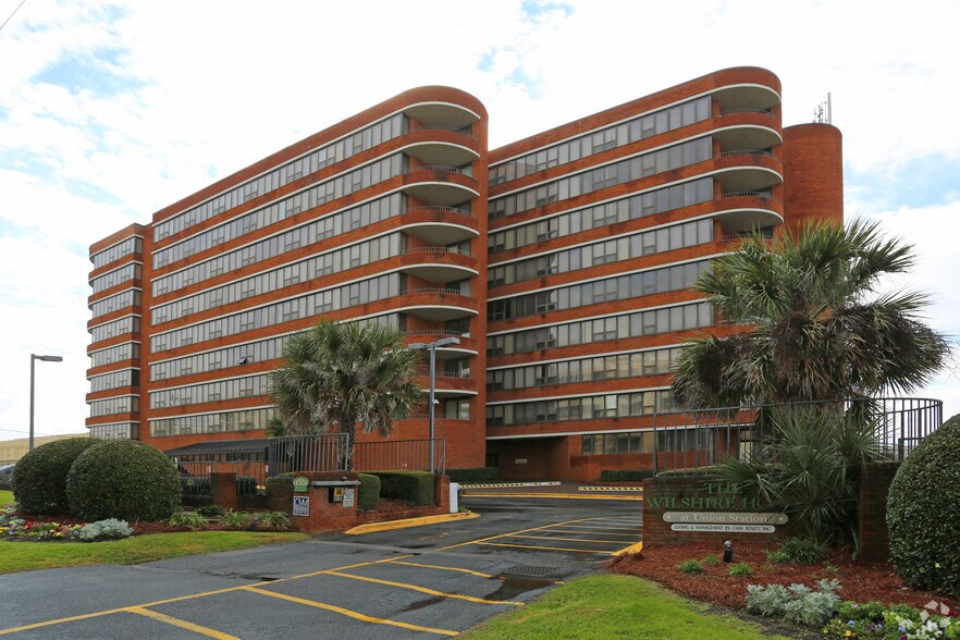 The Wilshire House Columbia, SC Apartment Finder