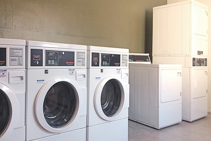 Park Del Amo - Lakewood, CA | Apartment Finder Park Del Amo - Lakewood, CA | Apartment Finder