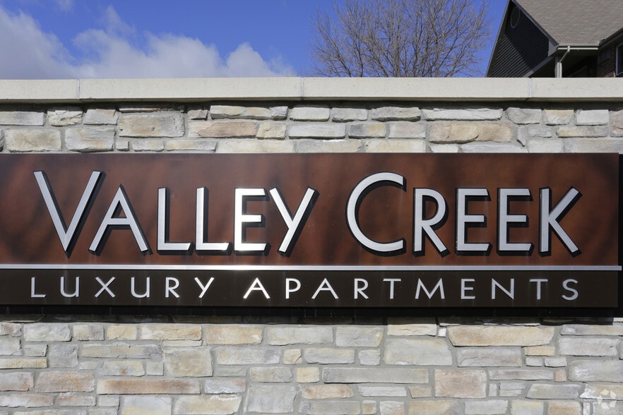 Valley Creek Apartments Woodbury, MN Apartment Finder