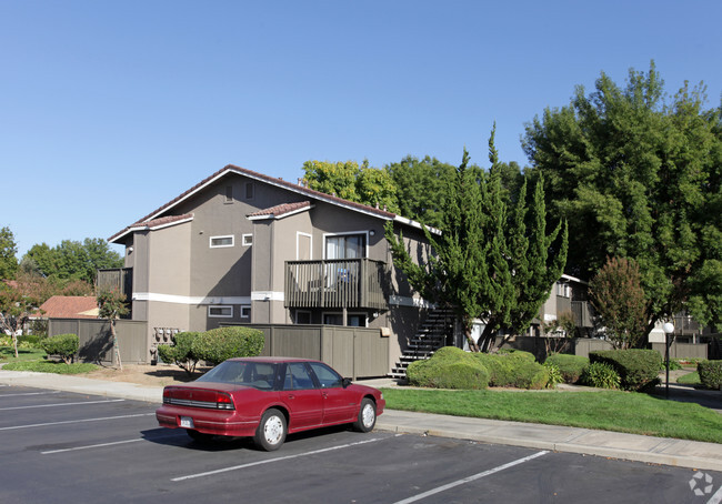 Oak Park - Turlock, CA | Apartment Finder