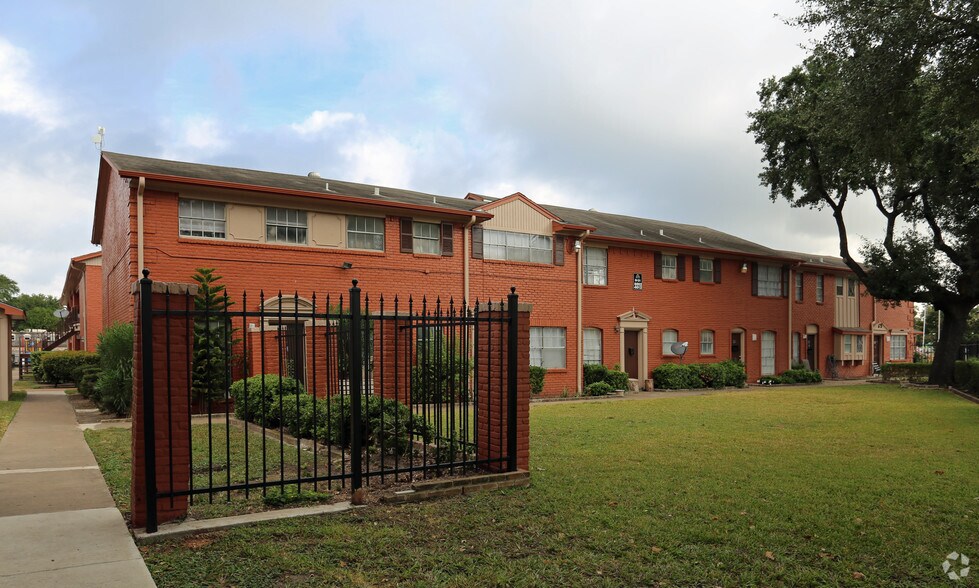 Ashford Buena Vista Houston, TX Apartment Finder