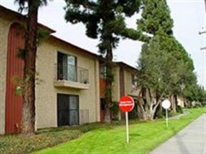 Rosemead Place - Pico Rivera, CA | Apartment Finder