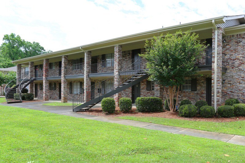 The Crescent at Lakeshore Homewood, AL Apartment Finder