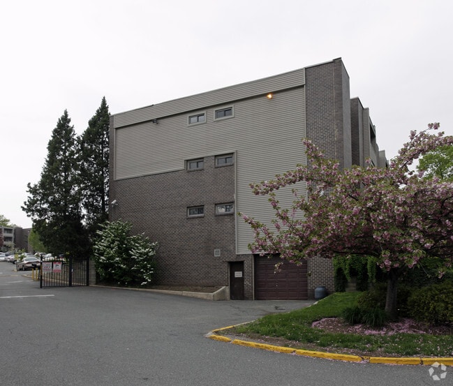 Arbor Hills Apartments Nutley, NJ Apartment Finder