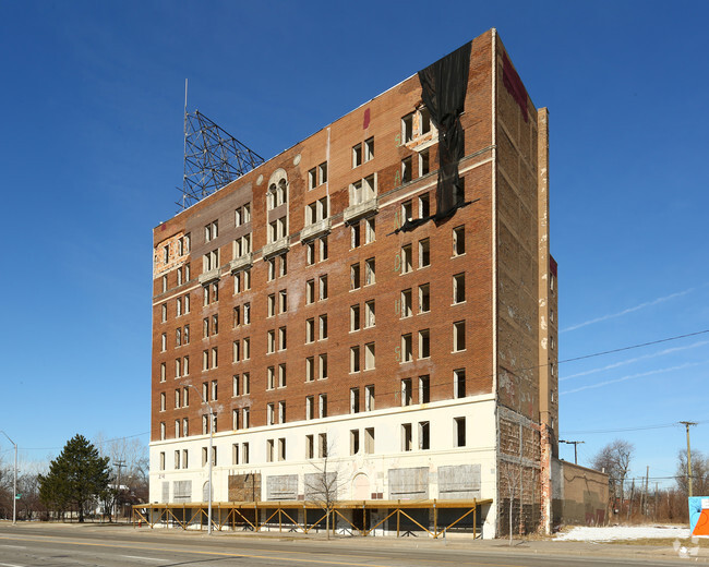 13101 E Jefferson Ave - Detroit, MI | Apartment Finder