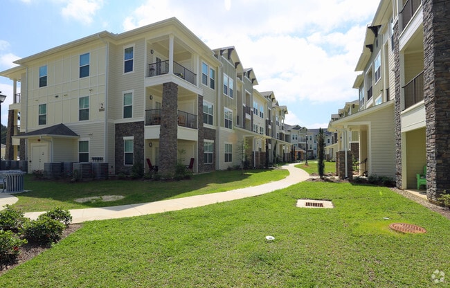 Creekside Crossing Apartments Walker, LA Apartment Finder